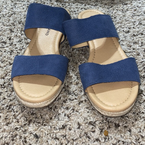 〽️Lucky Brand Women's Leather Wedge Navy Sandals! - Picture 7 of 8